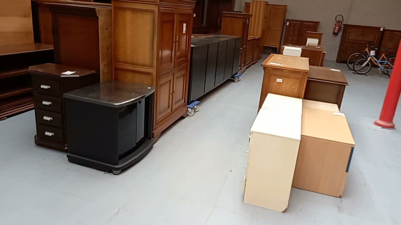 محل للأثاث والملابس المستعملة في بلجيك باثمنة في متناول الجميع.عنوان A.L.Vanhovestraat 14 9600 Ronse