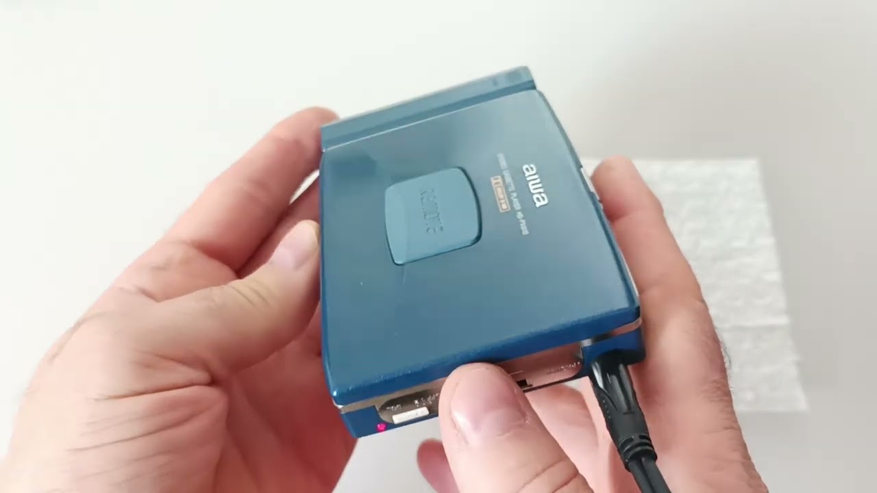 Walkman AIWA HS-PX610 - YouTube