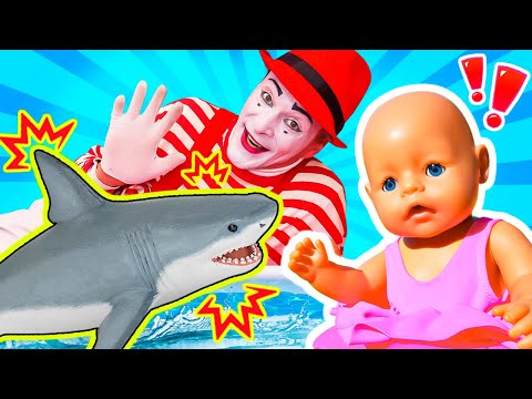 Дайте нам покупаться! 🦈😨 Видео для детей про БЕБИ БОН – Куклы и игрушки купаются
