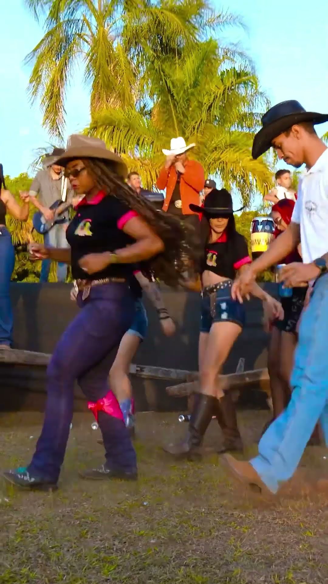 Sucesso com o fenômeno Leãozinho Do Forró a música do forró do meu Goiás #boanoiteee #leaozinho