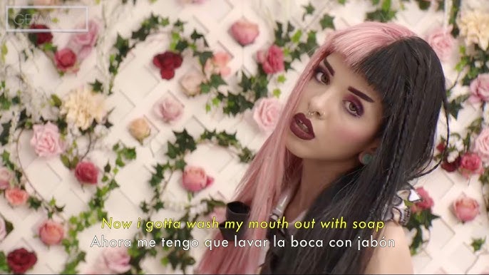 Dollhouse - Melanie Martinez escrita como se canta