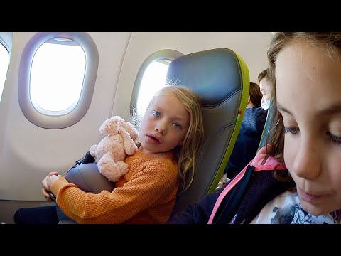 Video: Hur man sover på flygplatsen (med bilder)
