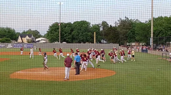 Brennan Milligan Walkoff Single vs Tuttle (Class 4...