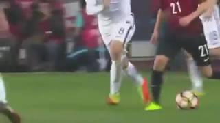 Emre mor bacak arası