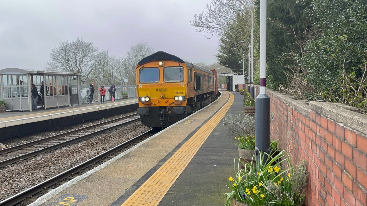 “Nene Valley” 66706 4L11 Masborough N&W Gbrf to Felixstowe North Gbrf 12;35 8E Lea Road 6/3/2026