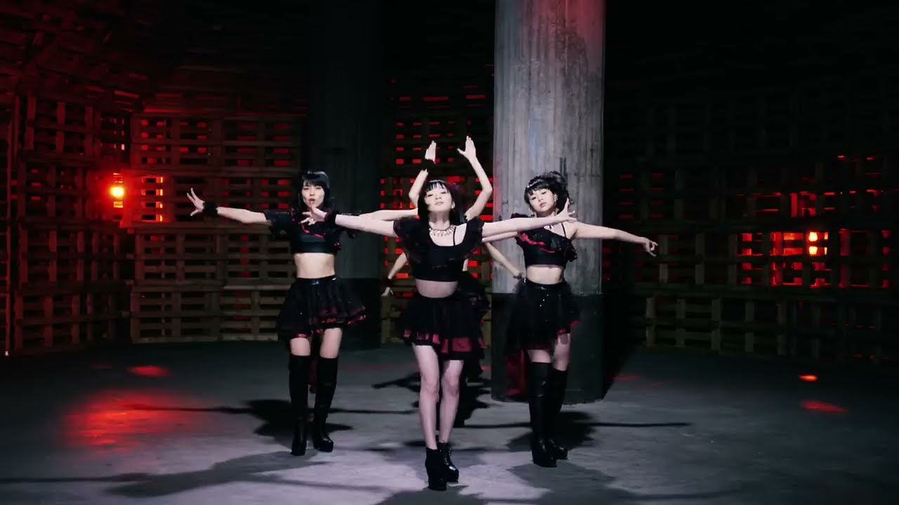 Juice=Juice 『裸の裸の裸のKISS』[HADAKANO HADAKANO HADAKANO KISS]（Dance Shot Ver.）