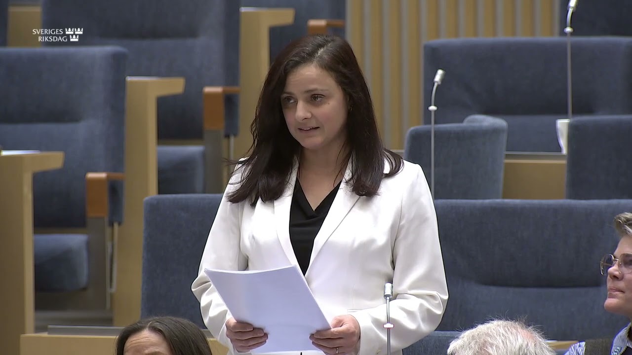Sara Gille (SD) rasar mot att hundratals barn drabbas av islamistiska tvångsäktenskap