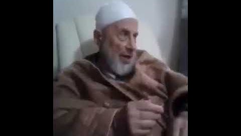 شيخ القراء في بلاد الشام كريّم راجح يبين كيف كان يُقرئه مشايخُه، وكيف كانوا يعلمونه القران والتجويد.