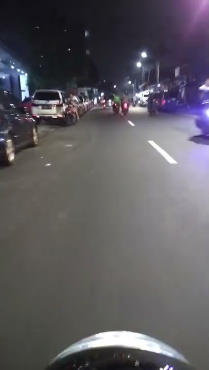 MELINTAS RS EVASARI MALAM HARI NAIK MOTOR