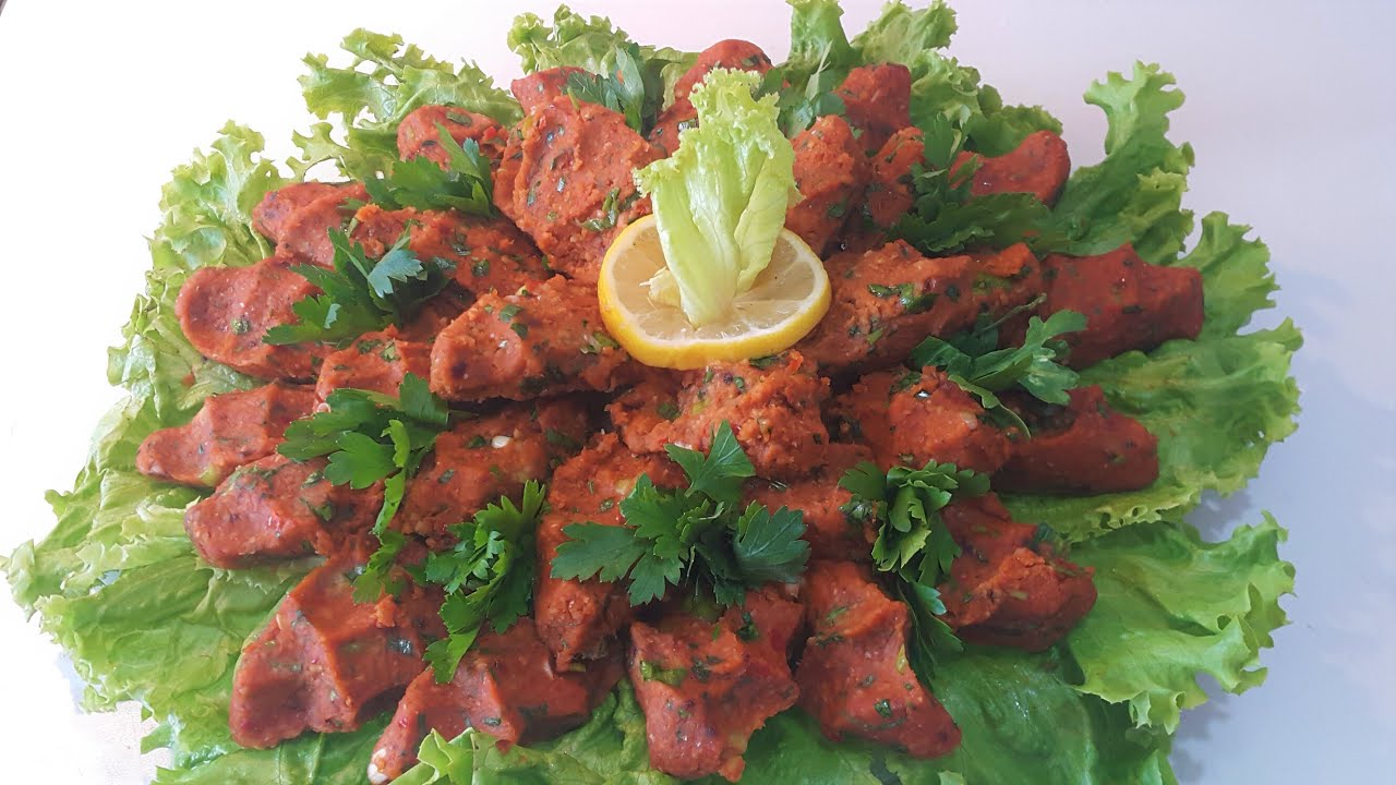 كبة  العدس و البرغل بزيت الزيتون اكلة سورية طيبة و غير شكل و على اصولها