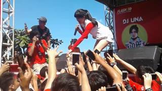 Terbaru !Turun Naik Goyang Ala Dj Una  di Manado  Part2