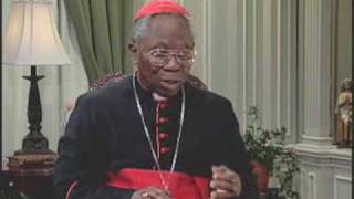 Communion Kneeling and on the Tongue is Preferred Form  Cardinal Arinze & Redemptionis Sacramentum
