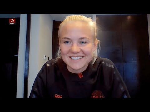 Pernille Harder answering questions from children