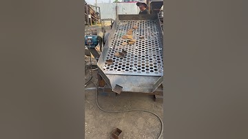 Single-layer vibrating screen with a length of 2 meters and a width of 1 meter.