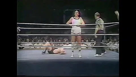 The Fabulous Moolah & Beverly Shade vs. Kandi Mall...