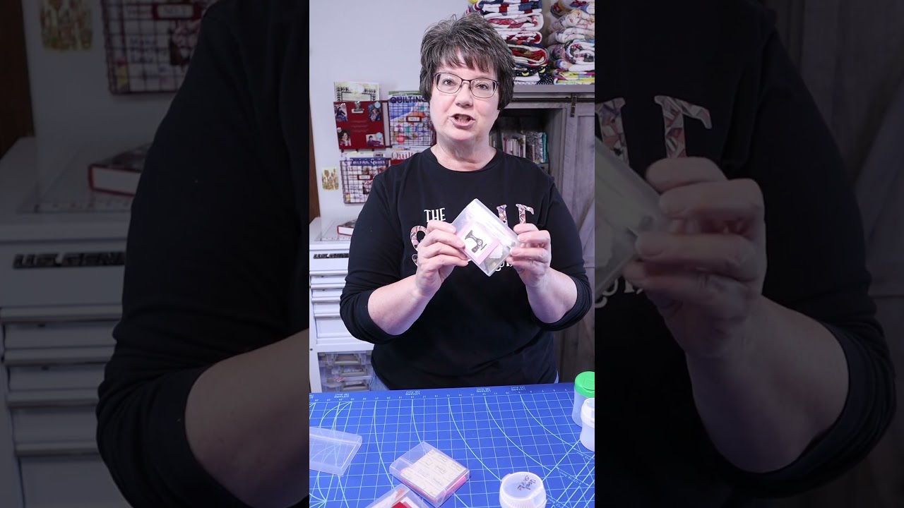 Recycle Gum Containers For Your Quilt Room #diy #sewingcraft #quilter #sewingideas #quilters #sewing