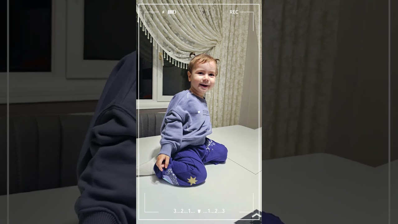 Kamera Açıldı, Ece Liya Şovunu Yaptı! 📸✨ #shorts #eceliya