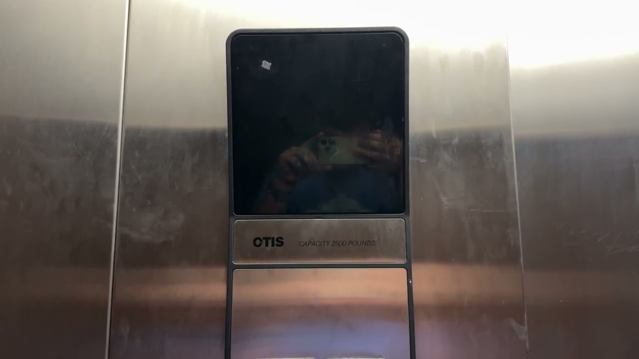 OTIS Series 1 Hydraulic Elevator at 195 US-46 W (Abill Plaza) in Totowa, NJ