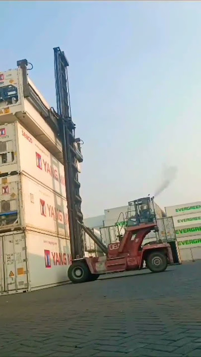 KALMAR Crane heavy equipment lifts container reefer#shorts