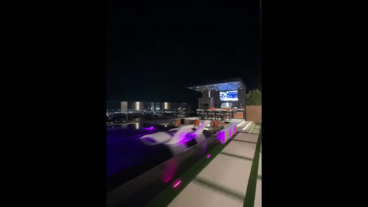 Pool water fountains 