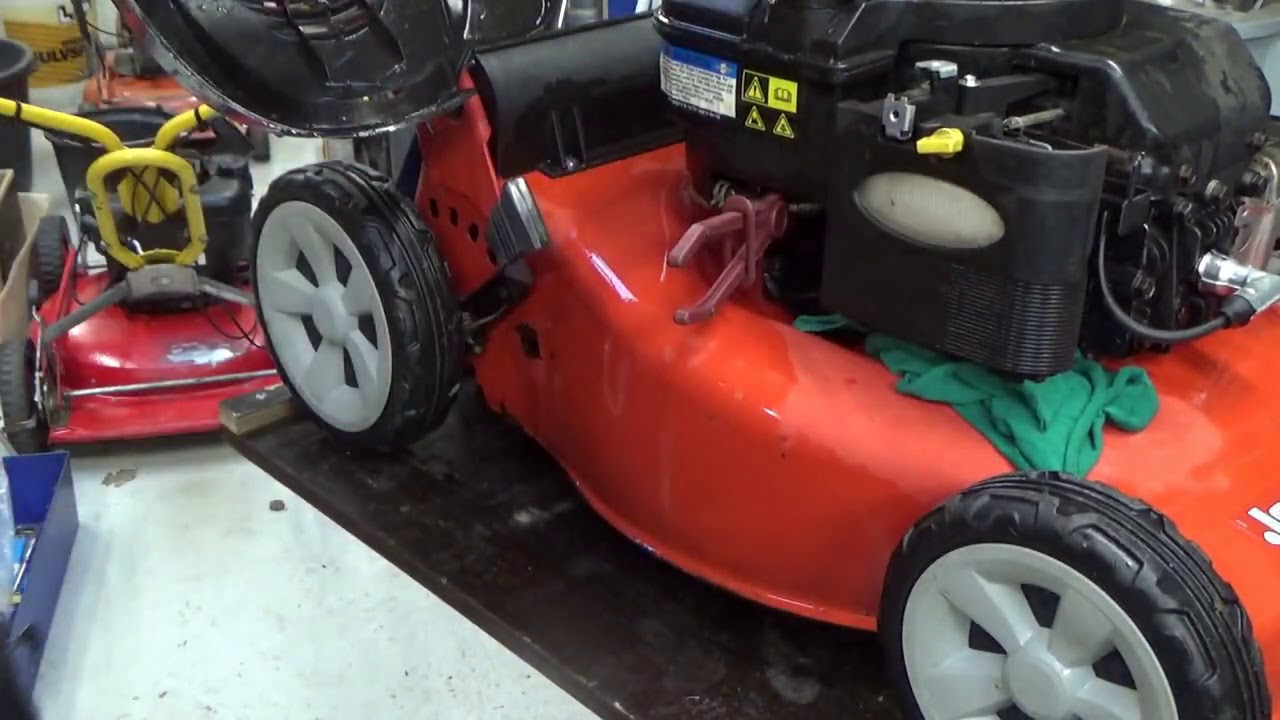 Vinterklargøring og service af plæneklipper