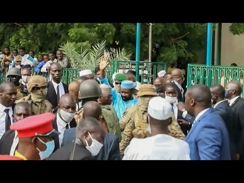 Mali  le prsident de la transition le colonel Assimi Gota vis par une attaque au couteau