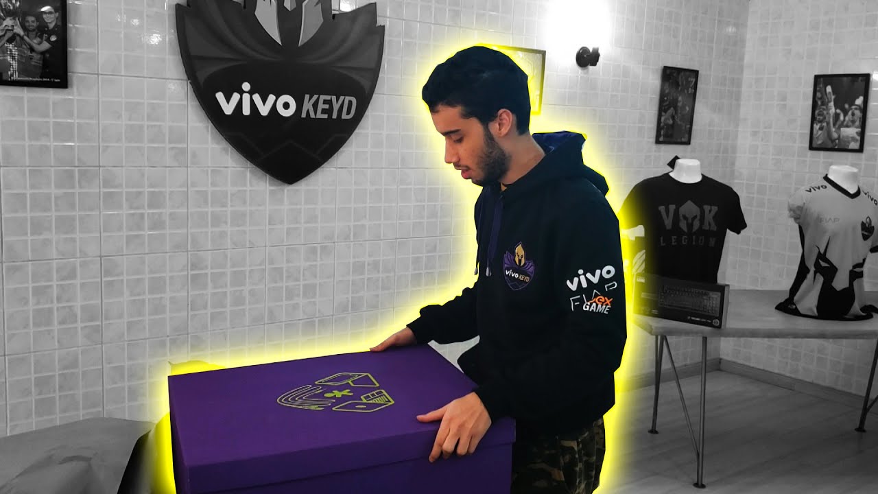 Nosferus faz unboxing na GH!