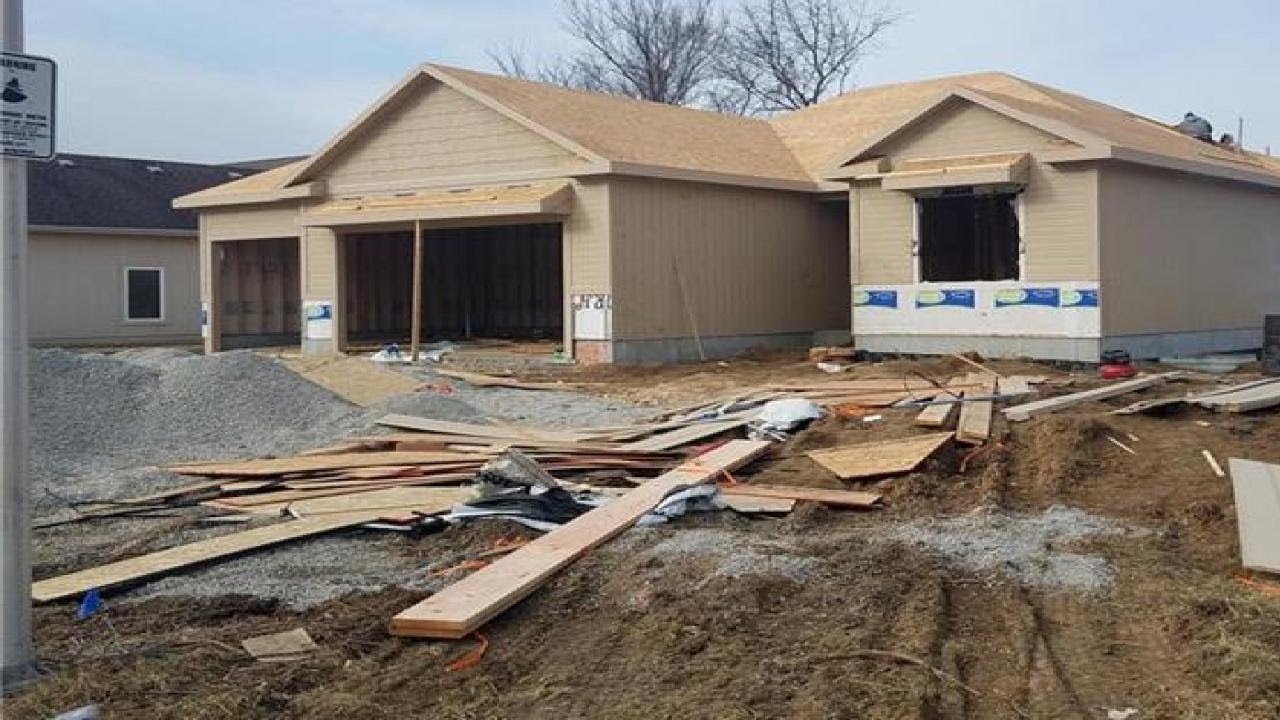 6710 Woodside Drive, Kansas City, MO Presented by Sally Moore.