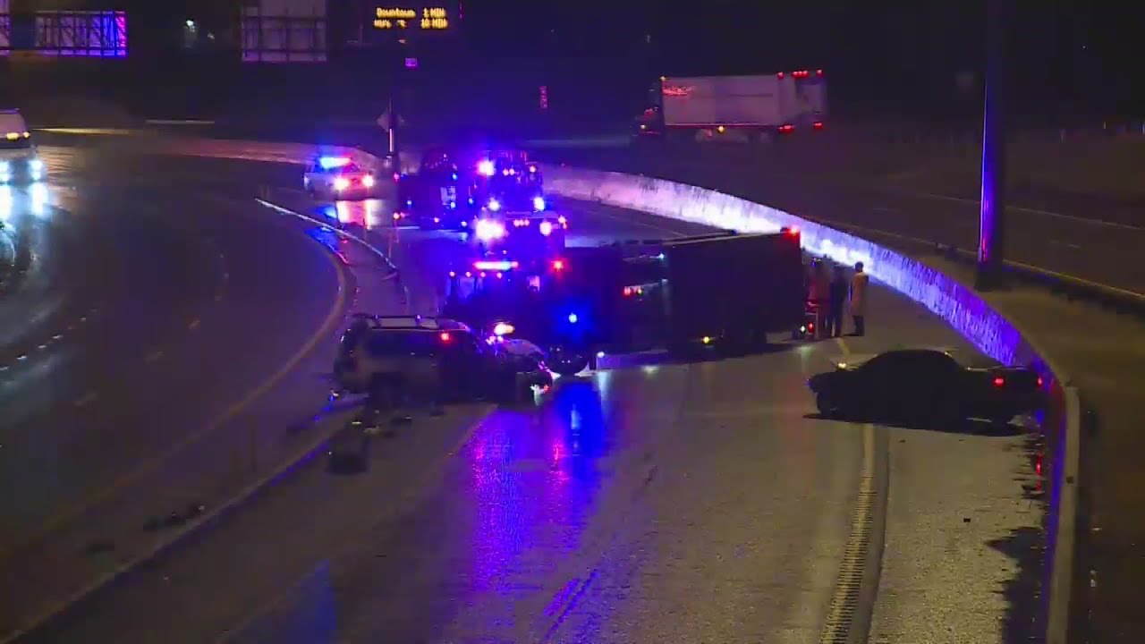 Two people injured after early morning crash - YouTube