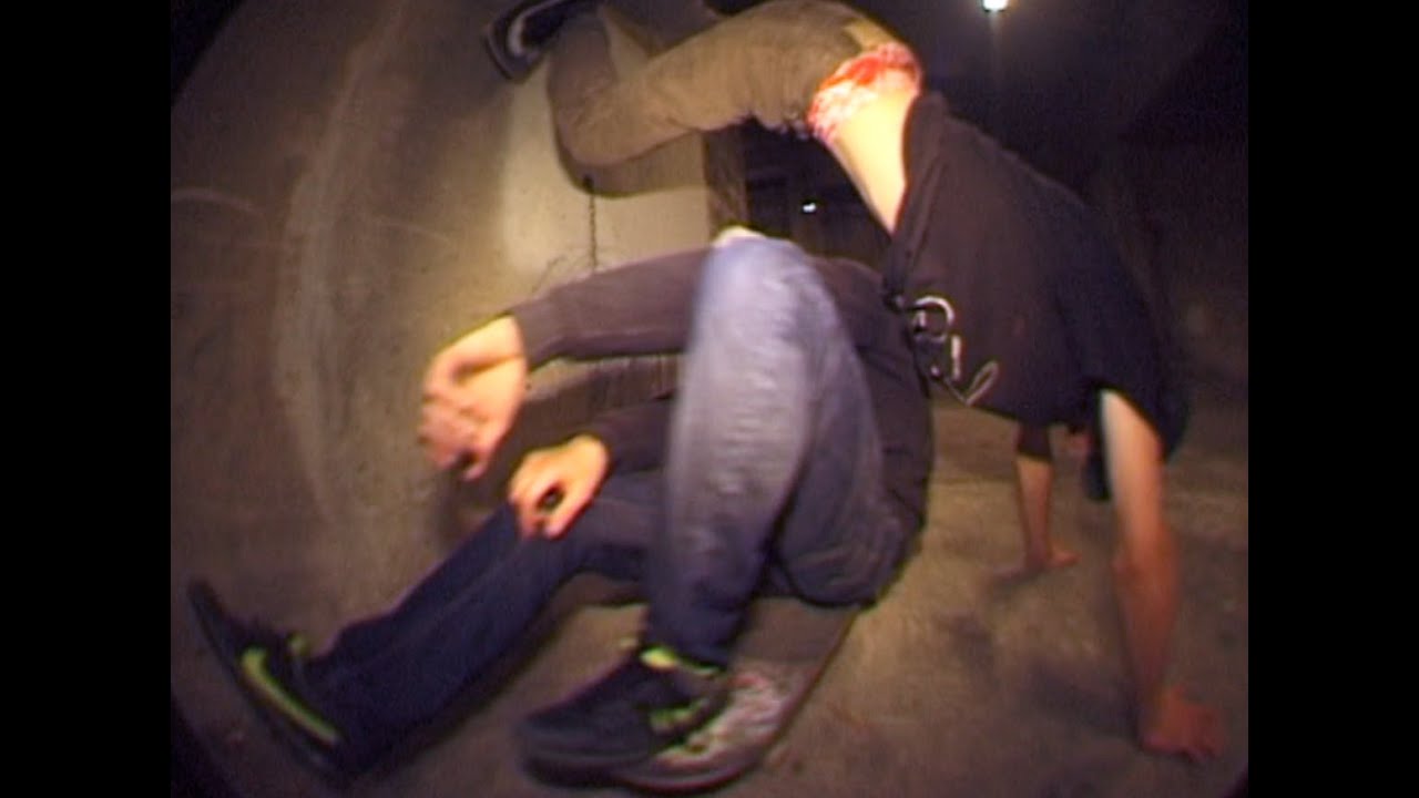 WITCHES t o n i c s k a t e b o a r d s