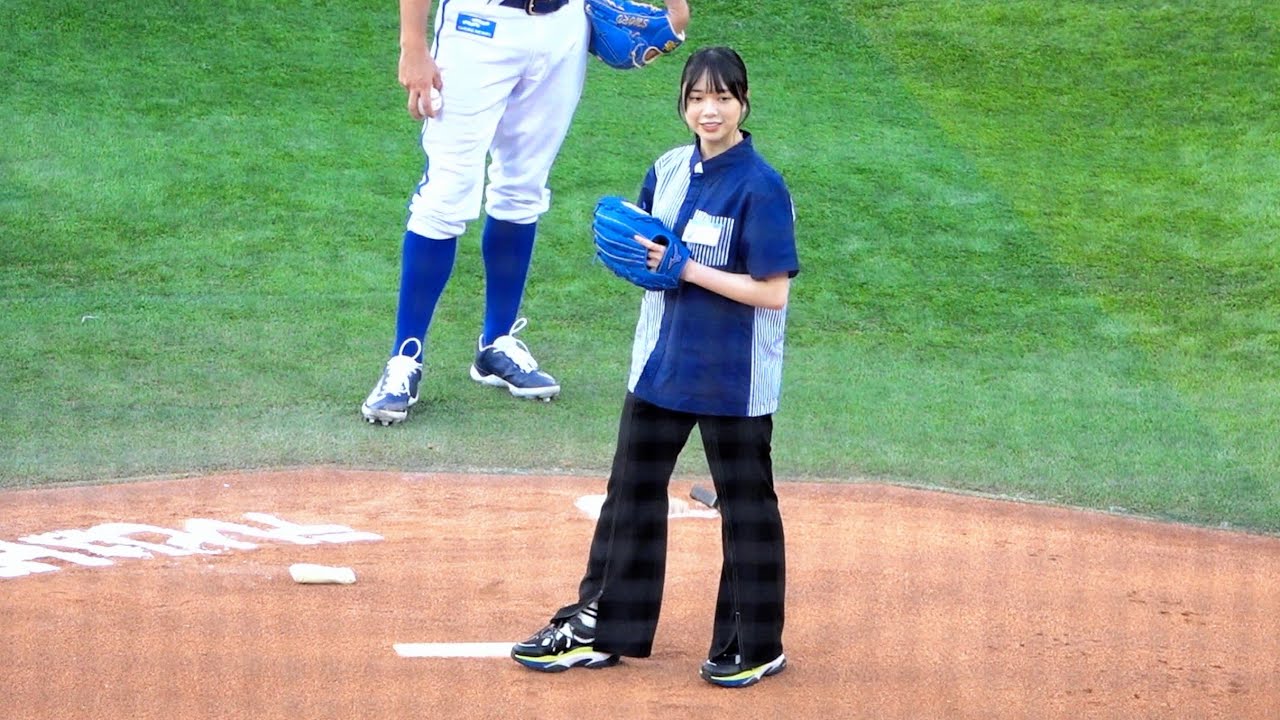 ノーバン快速球にどよめく！日向坂46・山口陽世さん始球式！聖地