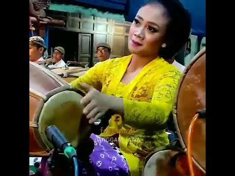 Luar biasa bikin greget 💖💖💖💞💞💞 - Skil kendangan Bu dosen Dewi Pembayun