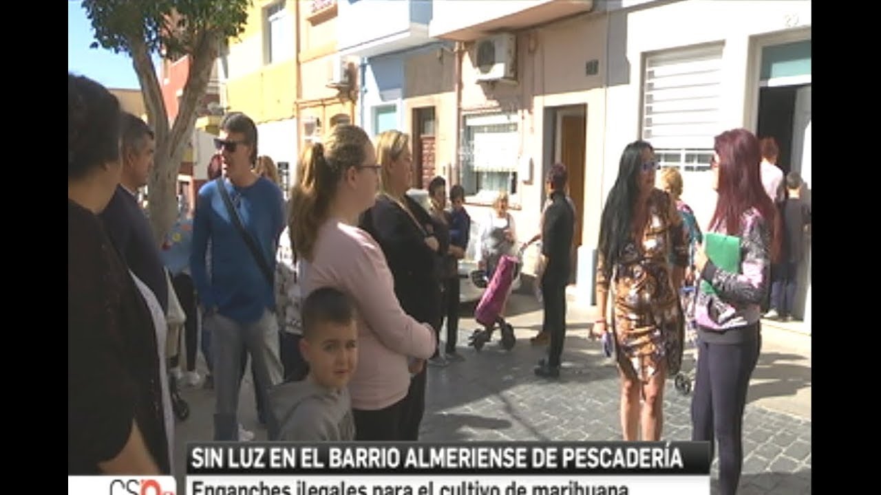 Almería protesta por los cortes de luz por cultivo ilegal de marihuana