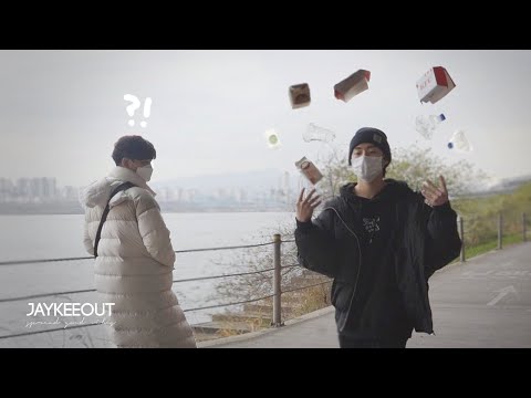 litterbug discards trash all over seoul! would people pick it up? | JAYKEEOUT