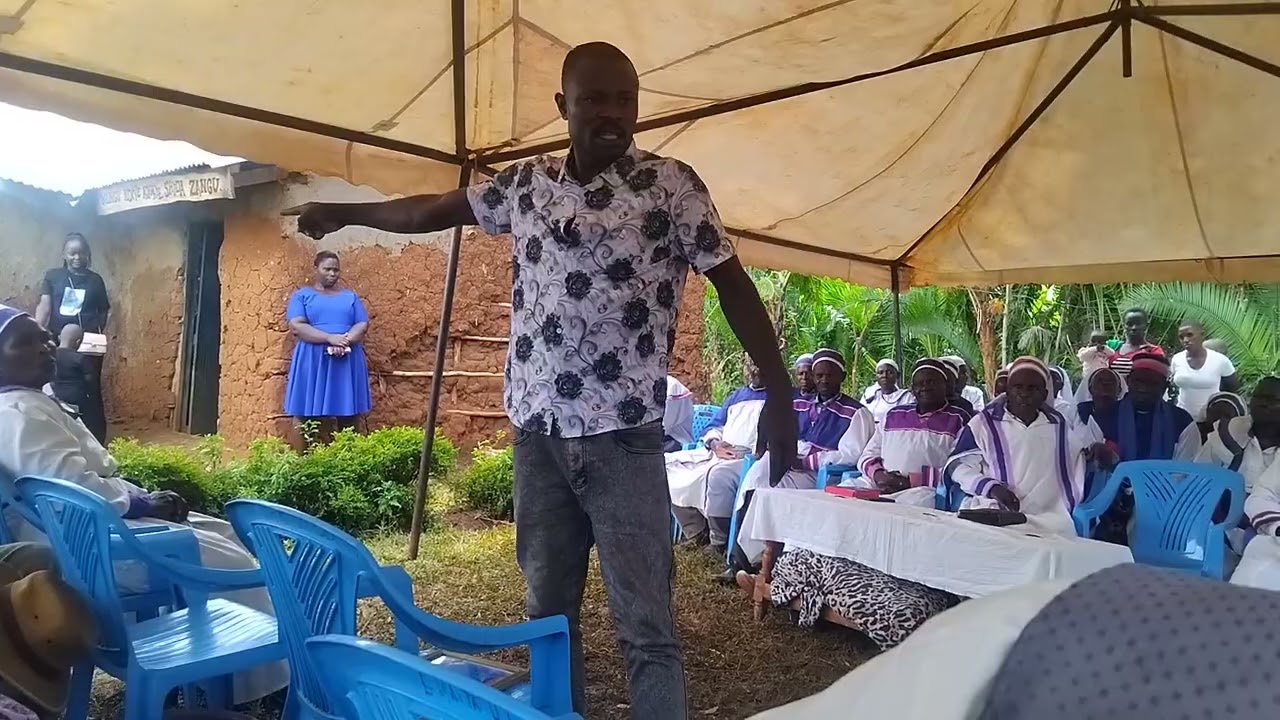 Last respect of Caro wife to mariga