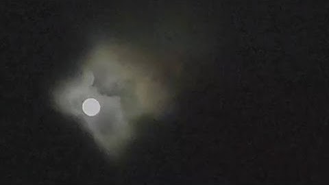 Moon 🌕 getting covered by clouds ☁✨