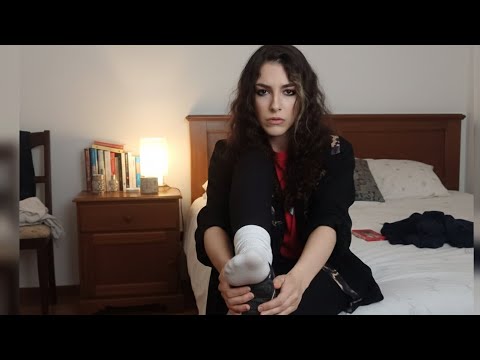 با دست بسته کفش و جورابتو دربیار