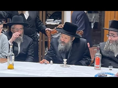 האדמו״ר מבאבוב 45 בלחיים לאחר קידוש לבנה בעיירת הנופש אריזונה