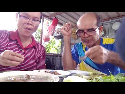 กินข้าวเที่ยง ลาบเนื้อ ต้มแซบนำกันเด้อ กินข้าวเที่ยง ลาบเนื้อ ต้มแซบนำกันเด้อ