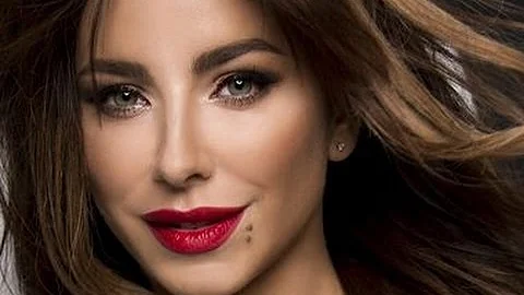 Ани лорак новые песни 2022. Наполовину мой минус лорак. Ани лорак 2021. Ани лорак небеса ладони. Наполовину мой минус лорак.