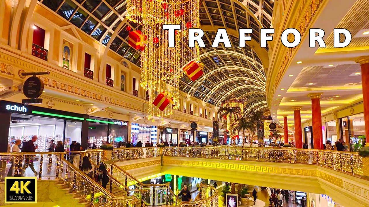 🇬🇧 Christmas in Trafford Centre the largest shopping mall in Greater Manchester and NW England