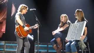 Keith Urban Singing Memories Of Us To The Girls From Canada