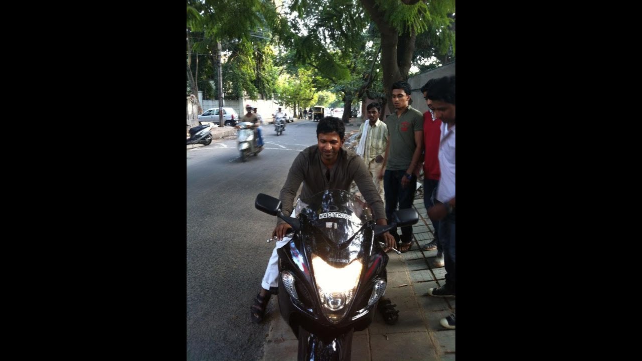 Puneeth Rajkumar Riding Bike PUNEETH RAJKUMAR RIDING IMPORTED BIKE - YouTube