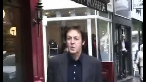 Paul McCartney Gets Angry With Paparazzi in London