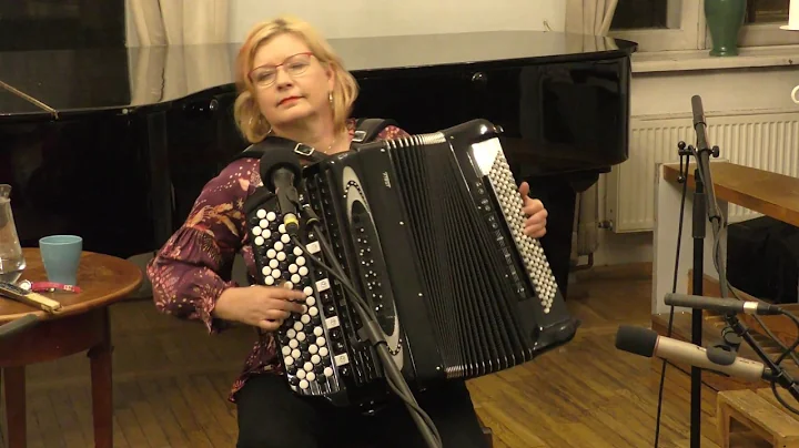 "Sumu"  (comp. Maria Kalaniemi) "Istunpa snkys lai...