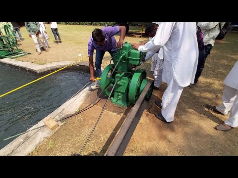 6 hp master engine on 4 inch tubewell.  ਮਾਸਟਰ ਇੰਜਣ ਖੜਾਉਂਦਾ ਡੰਡੇ ਵਾਂਗੂੰ ਧਾਰ 4 " ਬੋਰ ਦੀ  ।