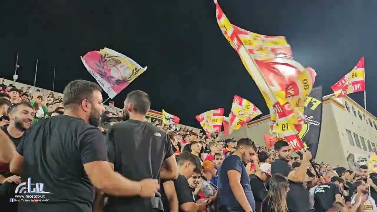Messina Casertana 1-1 Lo Spettacolo della Curva Sud del Messina 11/10/23