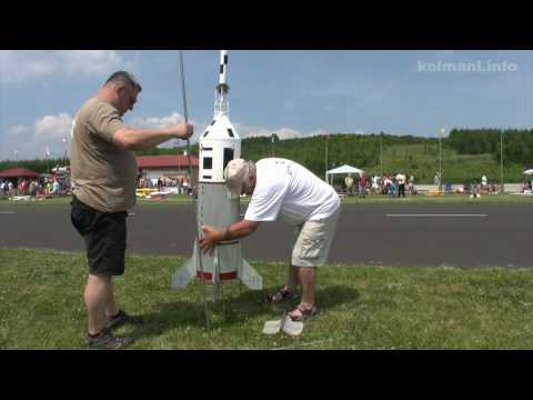 Scale rocket display launch