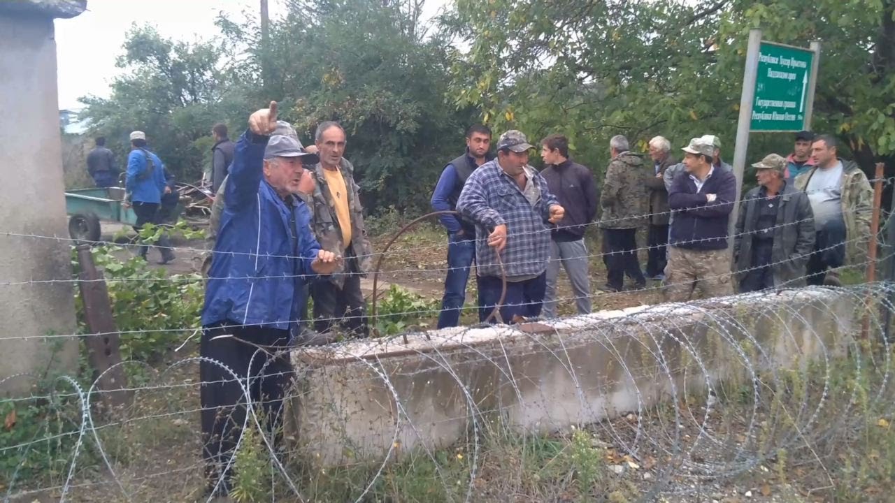 Колючей проволокой по больному месту