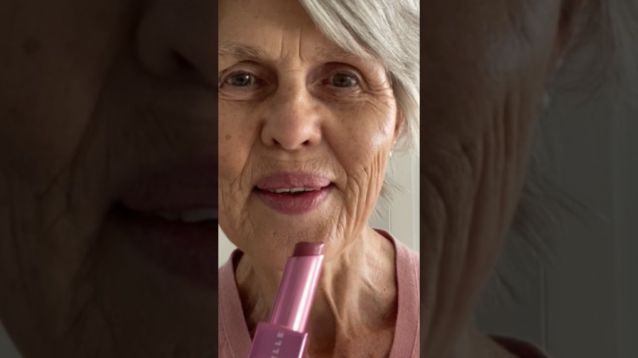 This Christmas 🧑🏻‍🎄 Don’t forget your lippy 